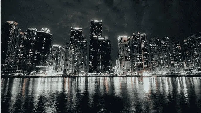 暖暖 在线观看 免费 高清 - 城市之光：霓虹背后的人间烟火